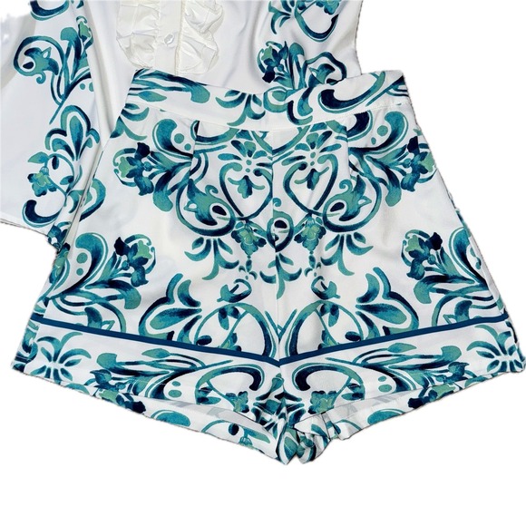 NWT XS Scroll Print Drop Shoulder Blouse & Shorts Set White Green Blue Outfit - Picture 5 of 7